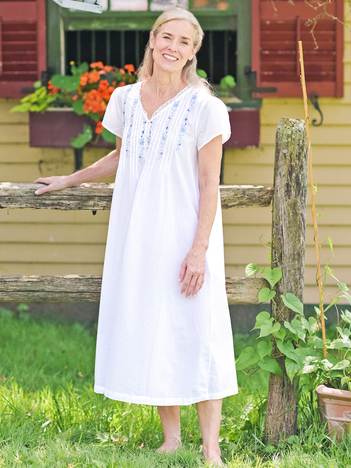 [from aprilcornell.ca] April Cornell Nighties Cottage Scatter — White