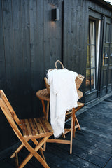 [from linenway.com] Hampton and Cabana Linen Throws - lifestyle
